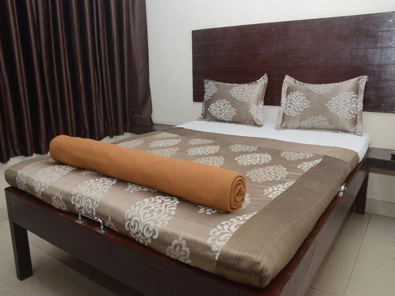 Nilraj Lodge Ratnāgiri Esterno foto