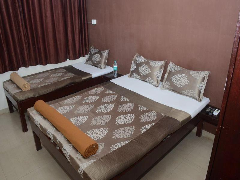 Nilraj Lodge Ratnāgiri Esterno foto